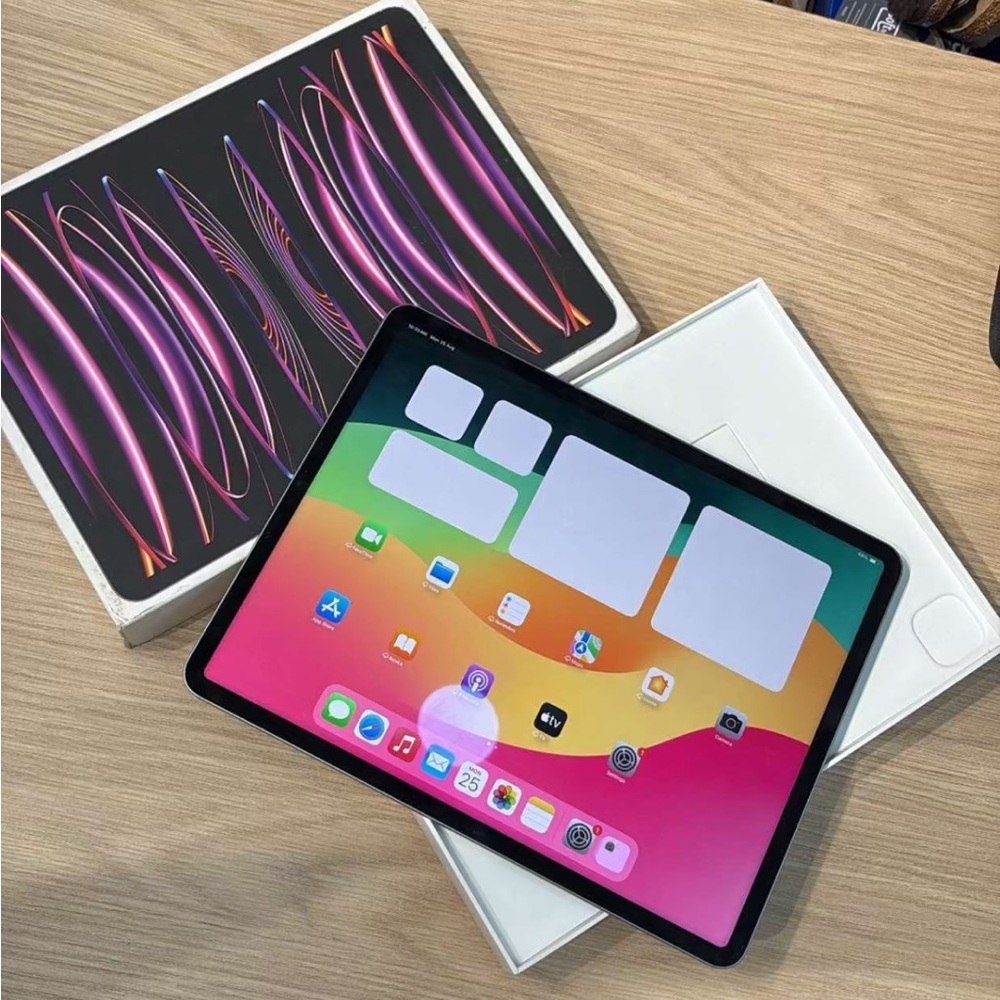 Apple iPad Pro 12.9-inch - Black